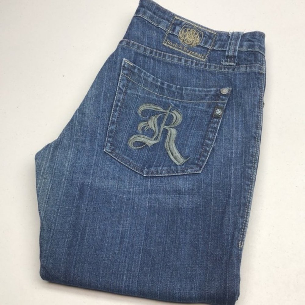 Rock & Republic Men's Bootcut Jeans in Medium Blue with Embroidered 'R'